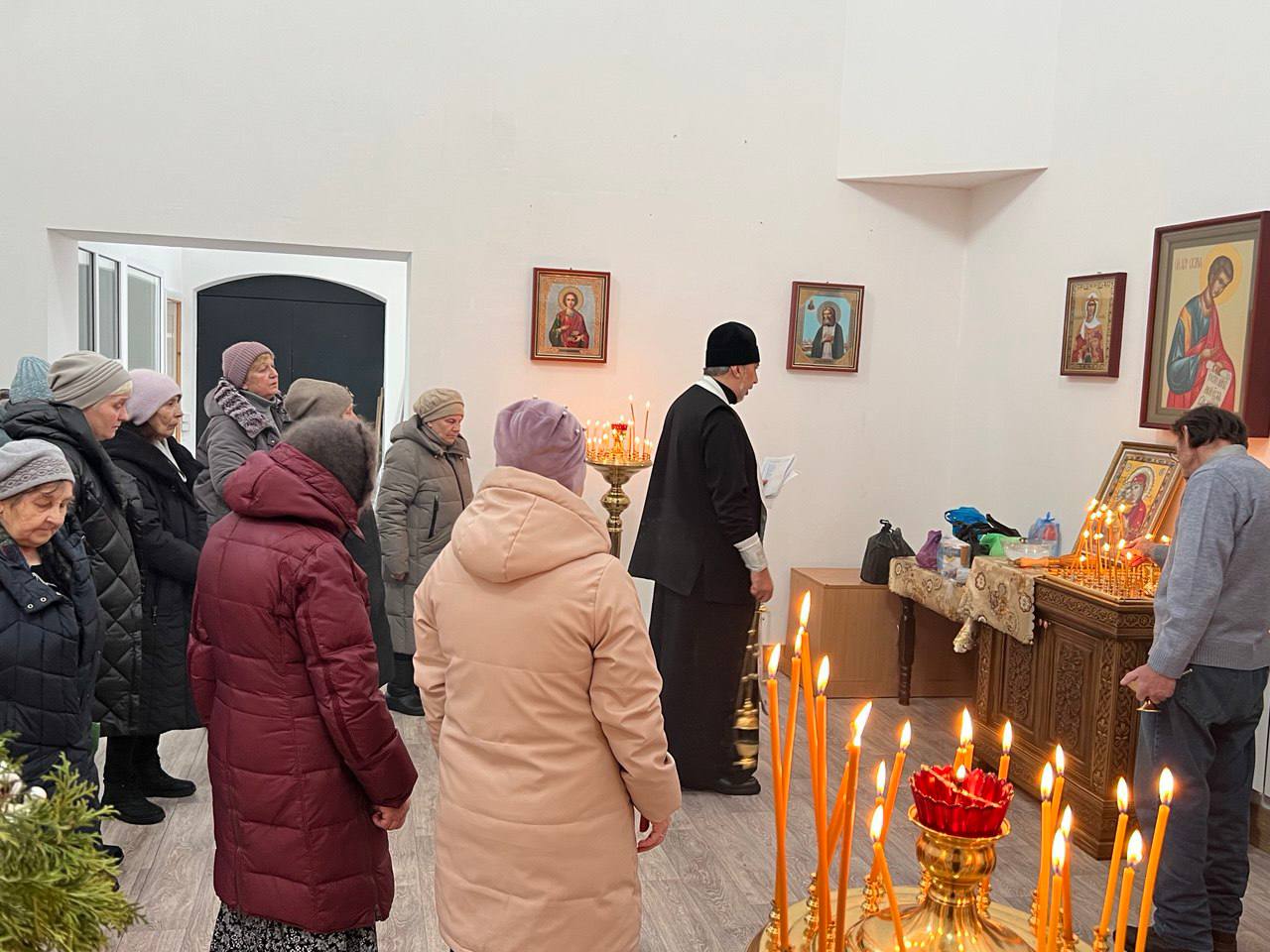 14.02.2026г. Вселенская родительская суббота.  Настоятель храма священник Сергий Иванов совершил великую панихиду по усопшим.