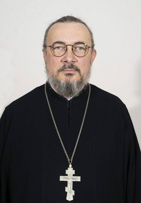 Священник